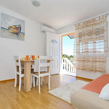 Apartament With Parking Space - 22134 *